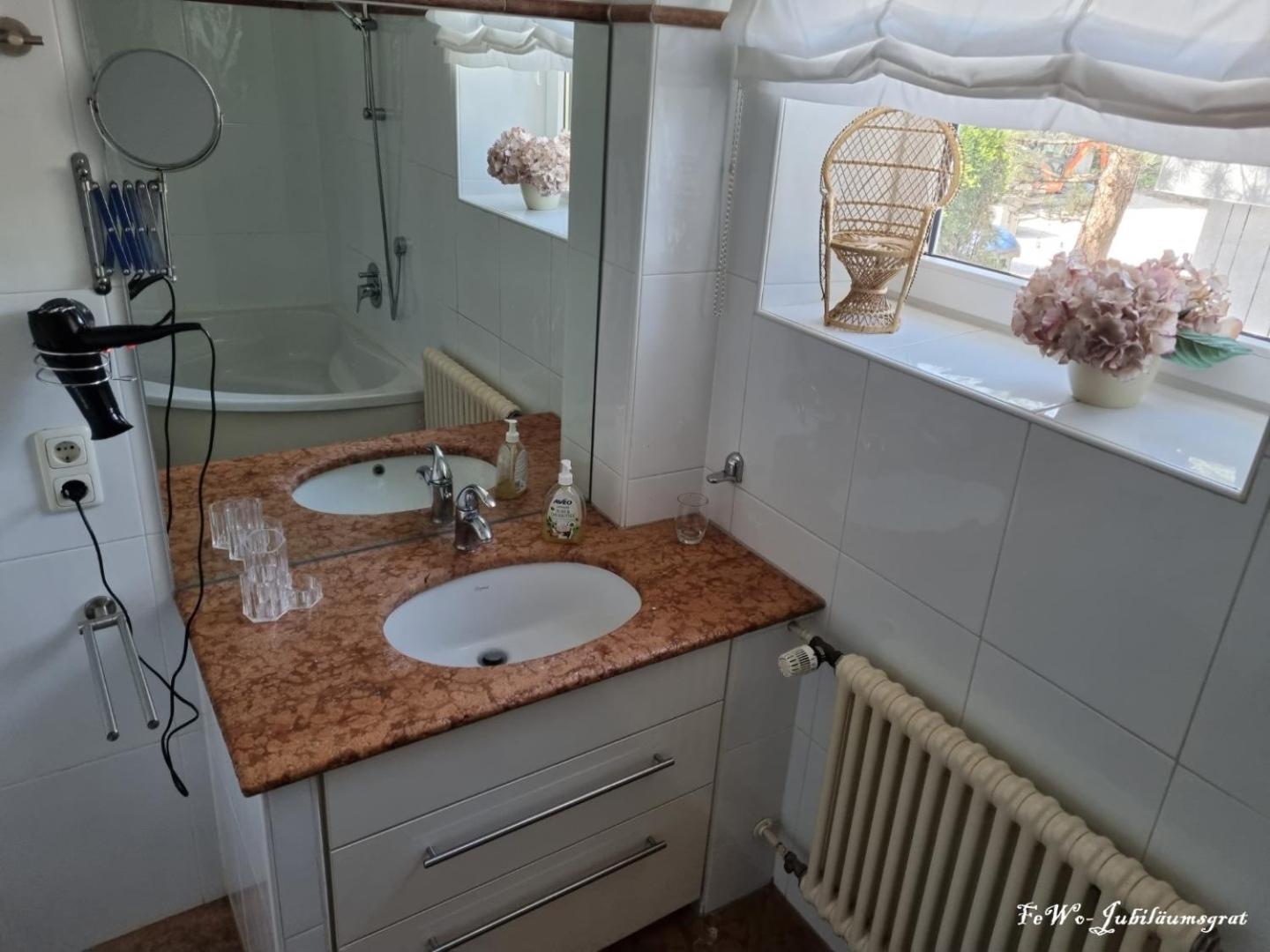 Haus Kreuzeckwiese - Fewo Juebilaumsgrat Гармиш-Партенкирхен Экстерьер фото